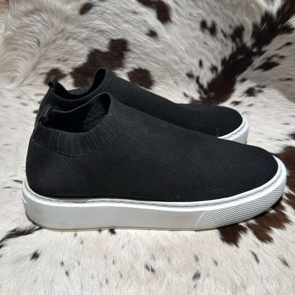 J/SLIDES these shoes